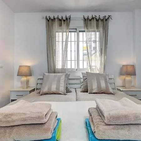 Spacious Penthouse With Spectacular Sea Views! *