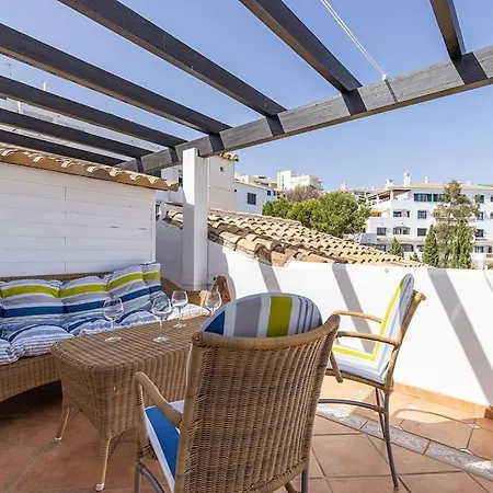 Spacious Penthouse With Spectacular Sea Views! Apartment