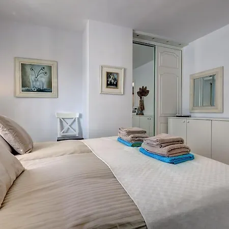 Spacious Penthouse With Spectacular Sea Views! Apartment